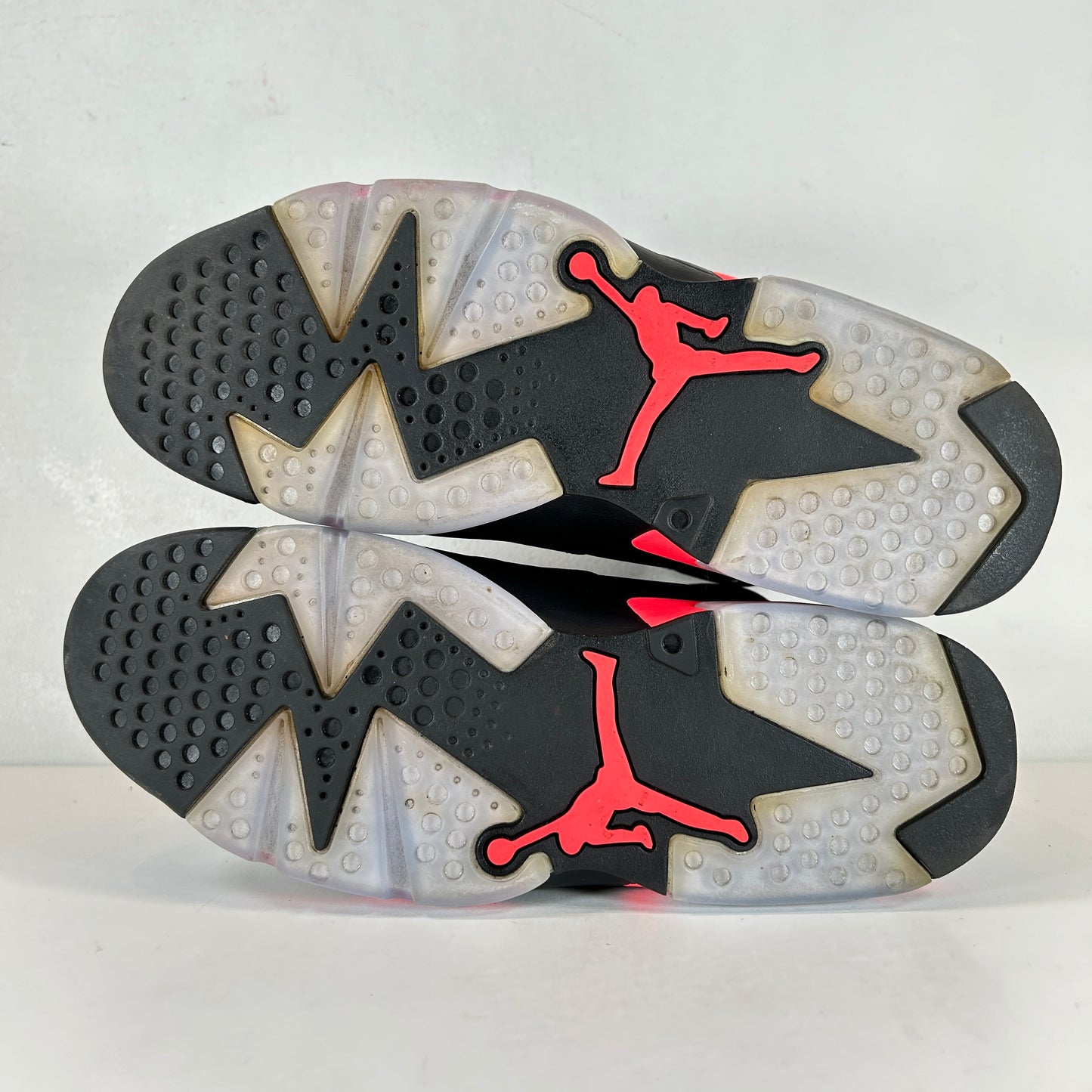 384664 023 Jordan 6 Retro Infrared Black (2014) - 9.5 M (Used)