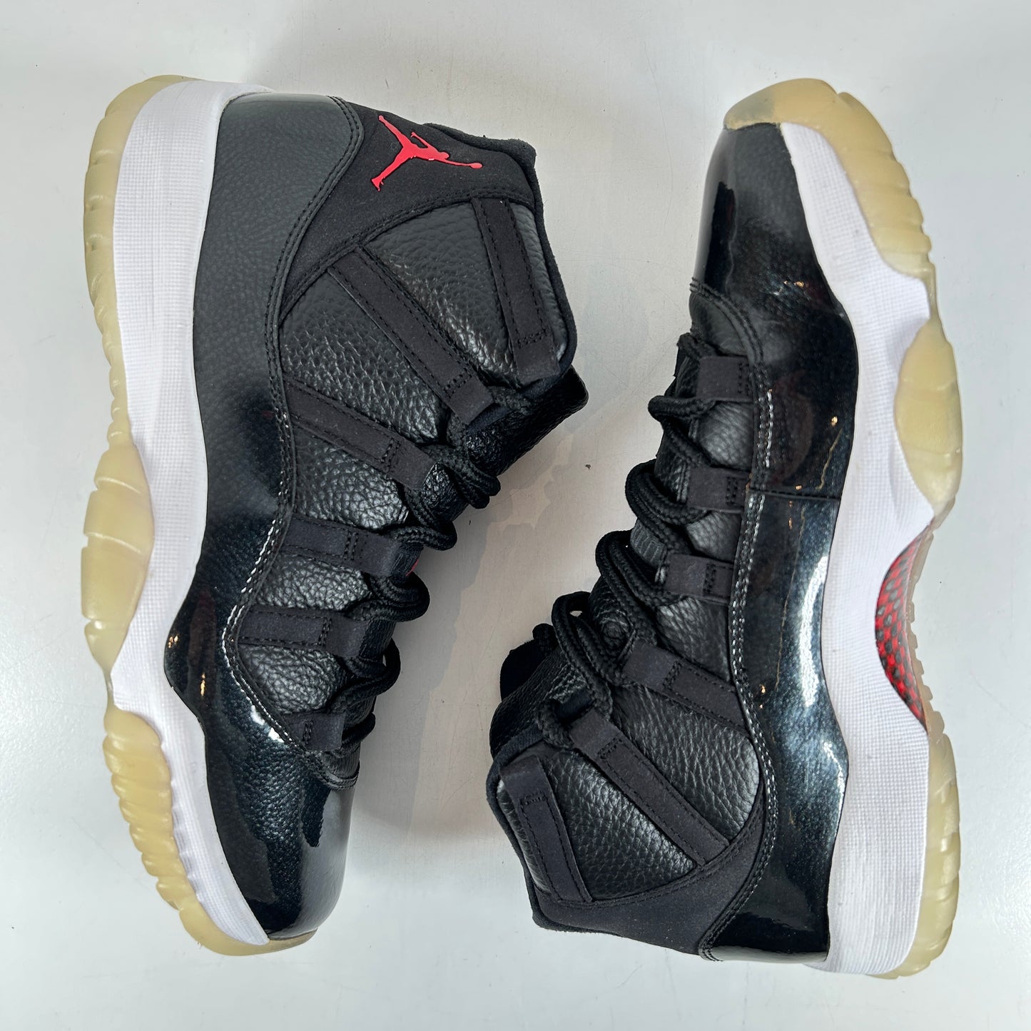 378037 002 Jordan 11 Retro 72-10 [USED] - 9 M (Used) (No Box)