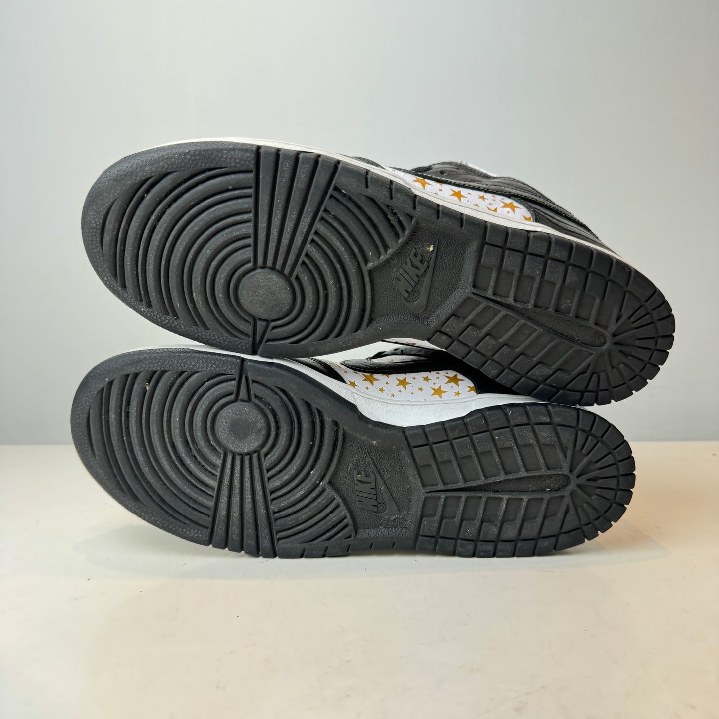 DH3228 102 Dunk SB Low Supreme Black [USED] - 10.5 M (Used)