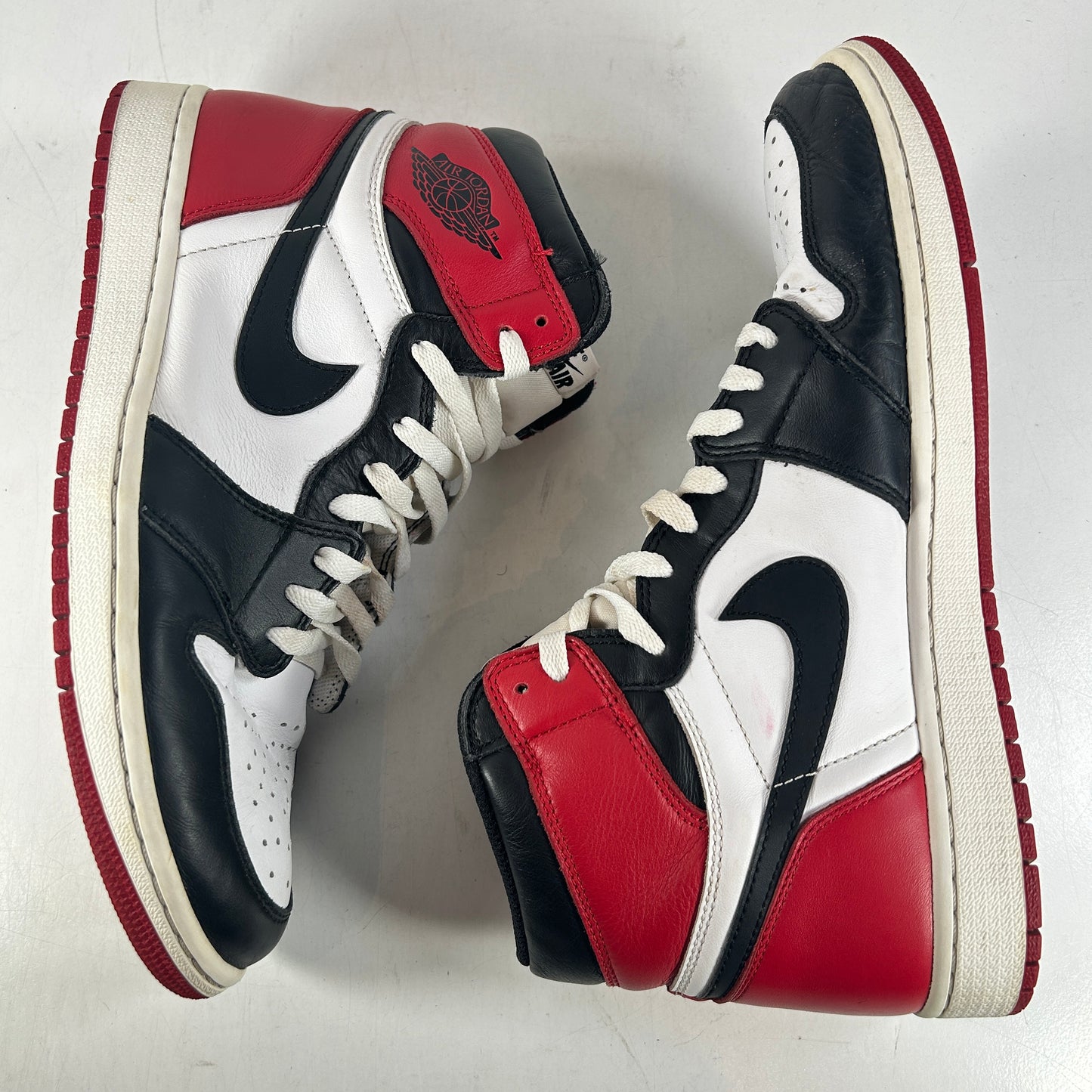 555088 125 Jordan 1 Retro Black Toe (2016) [USED] - 11 M (Used) (No Box)