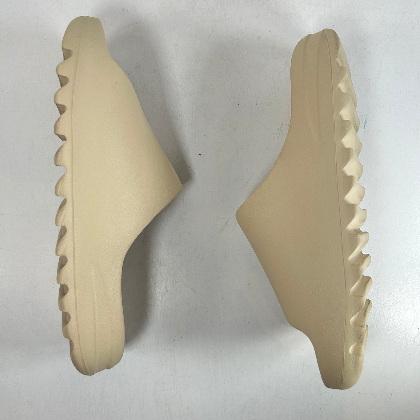 FZ5897 Adidas Yeezy Slide Bone (2022/2023 Restock) [USED] - 11 M (Used)