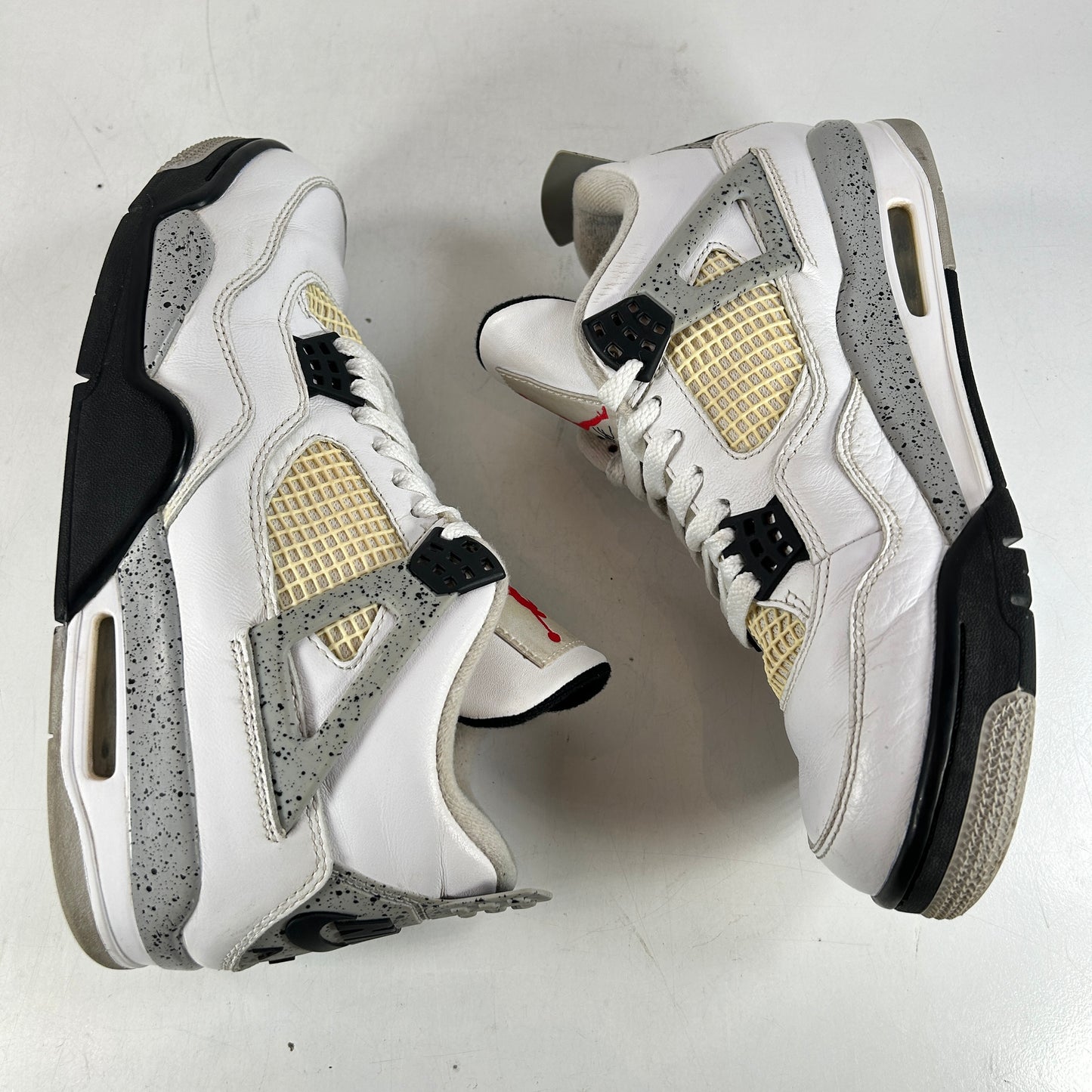 840606 192 Jordan 4 White Cement [USED] - 9 M (Used) (No Box)