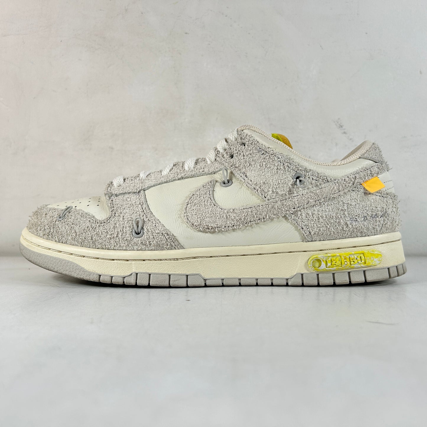 DJ0950 106 Nike Dunk Low Off-White Lot 14 [USED] - 9 M (Used)