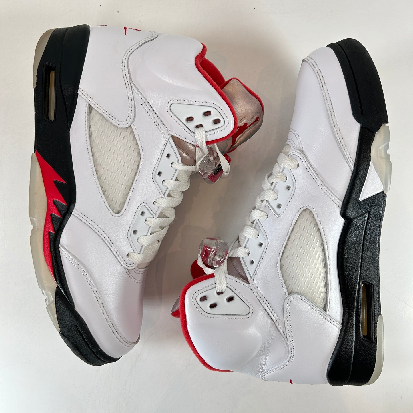 DA1911 102 Jordan 5 Rojo Fuego