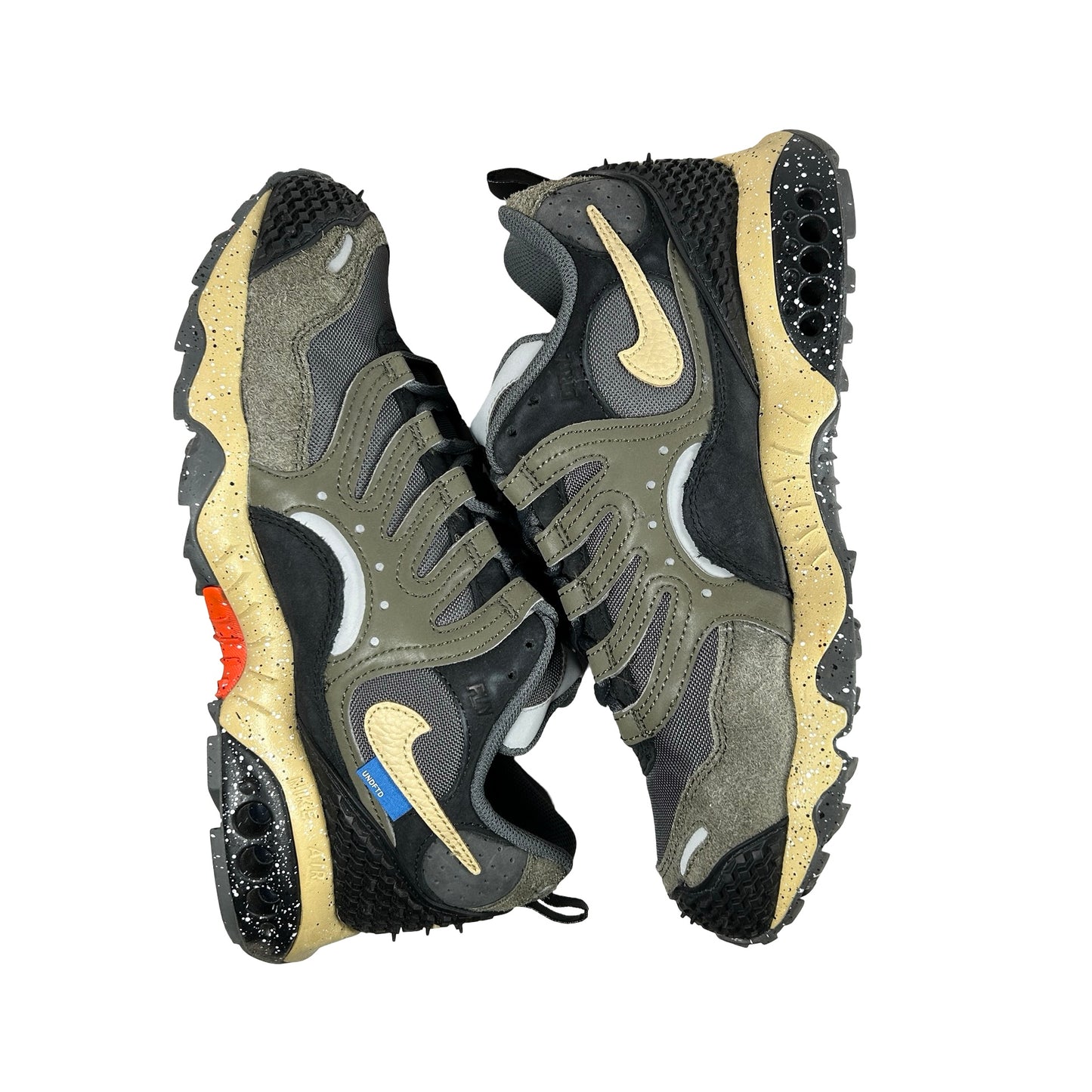 FN7546 300 Undefeated x Air Terra Humara 'Cargo Khaki' [USED] - 7.5 M (Used)