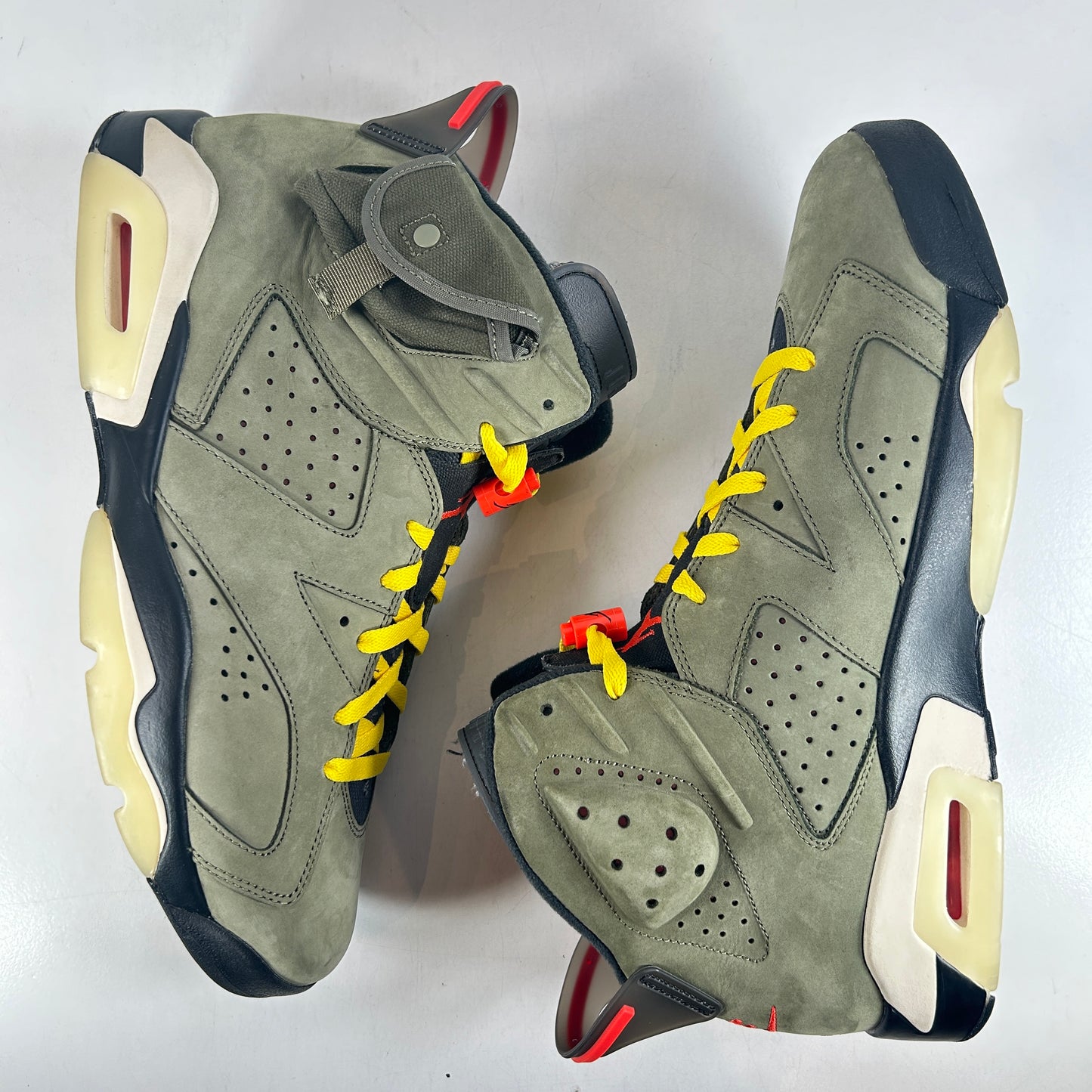 CN1084 200 Jordan 6 Retro Travis Scott [USED] - 13 M (Used)