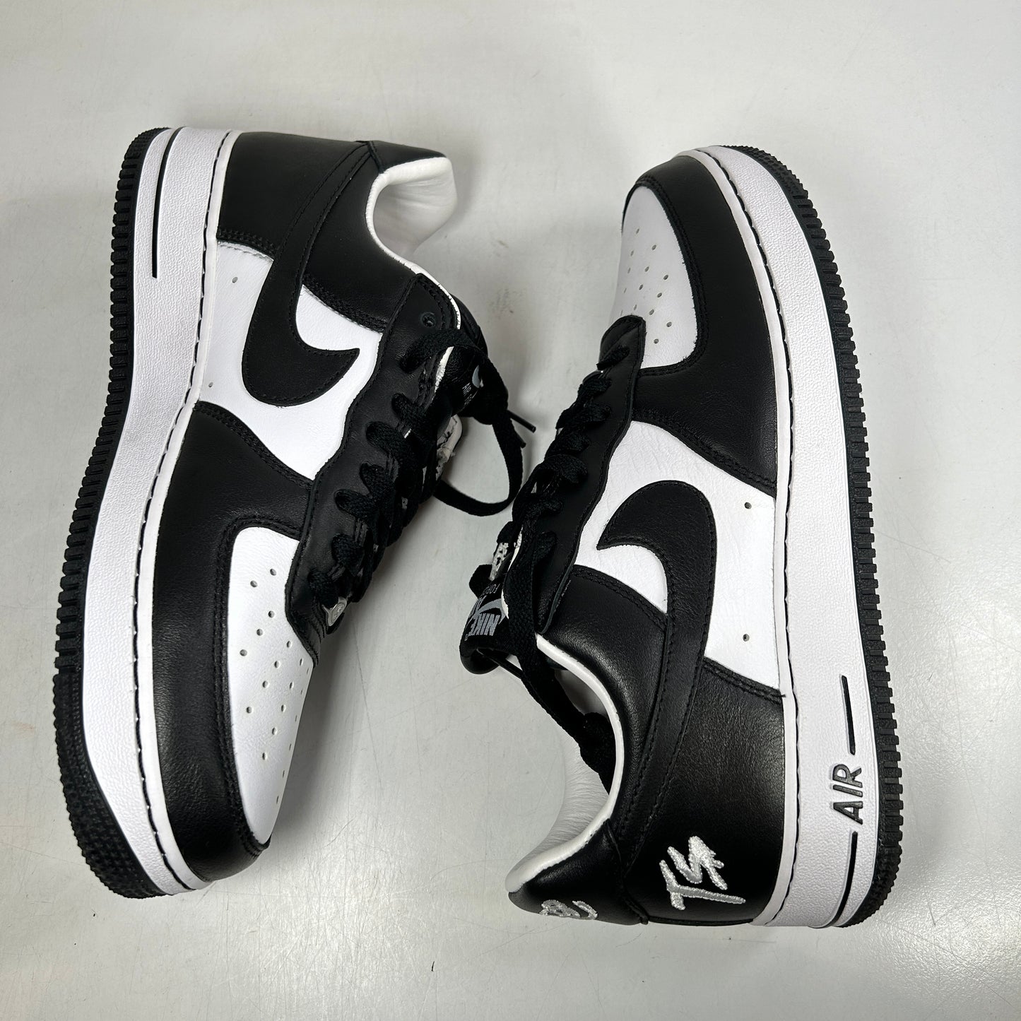 FJ5756 100 Nike Air Force 1 Low QS Terror Squad Blackout [USED] - 9.5 M (Used)