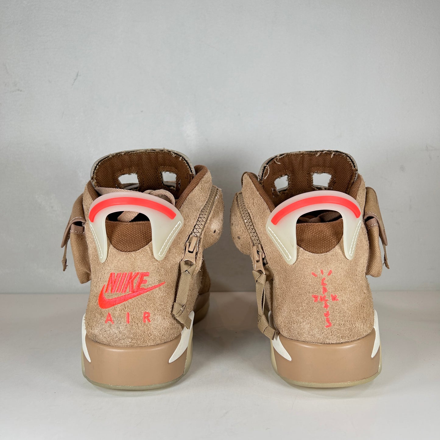 DH0690 200 Jordan 6 Retro Travis Scott British Khaki [USED] - 11 M (VNDS)