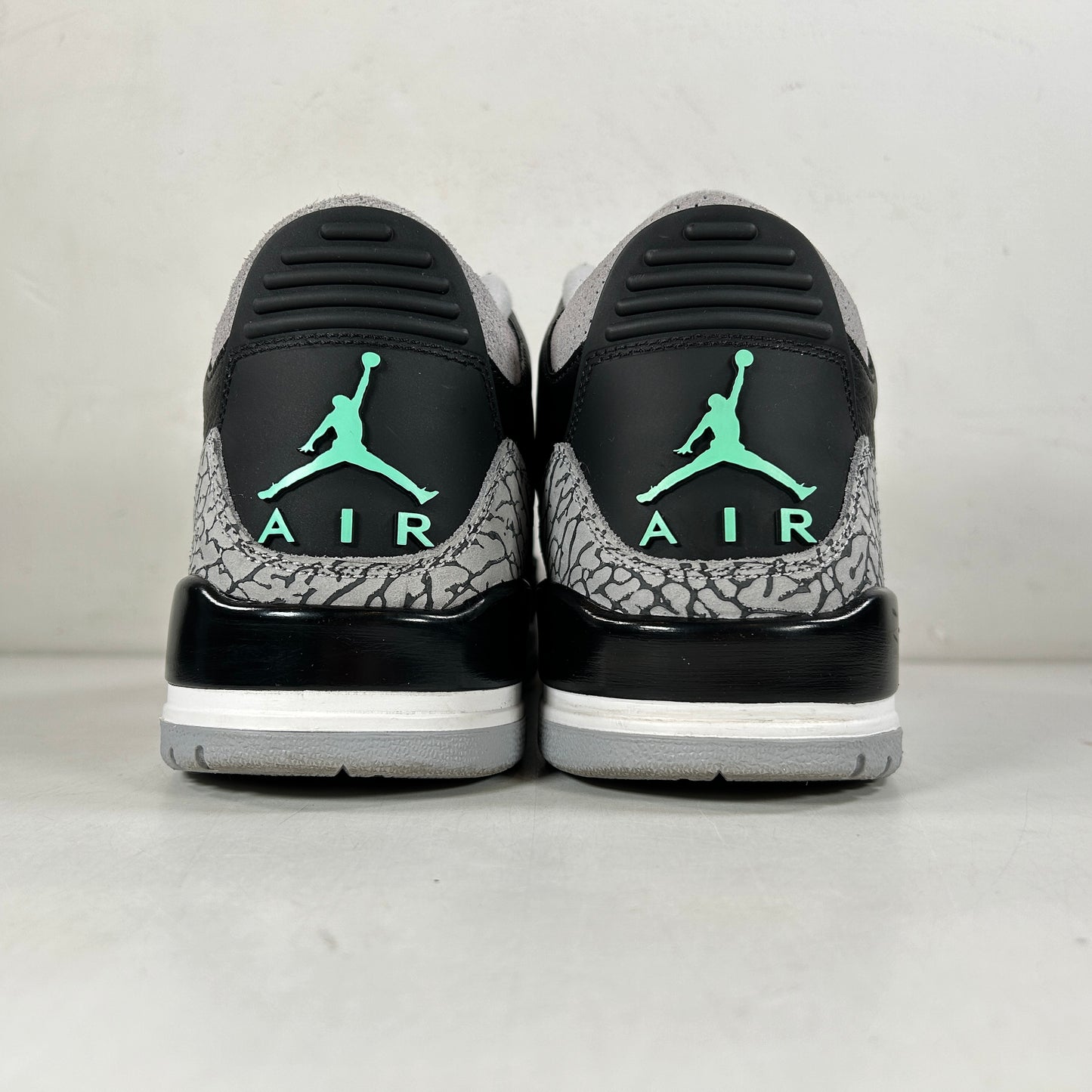 CT8532 031 Jordan 3 Retro Green Glow [USED] - 12 M (Used)