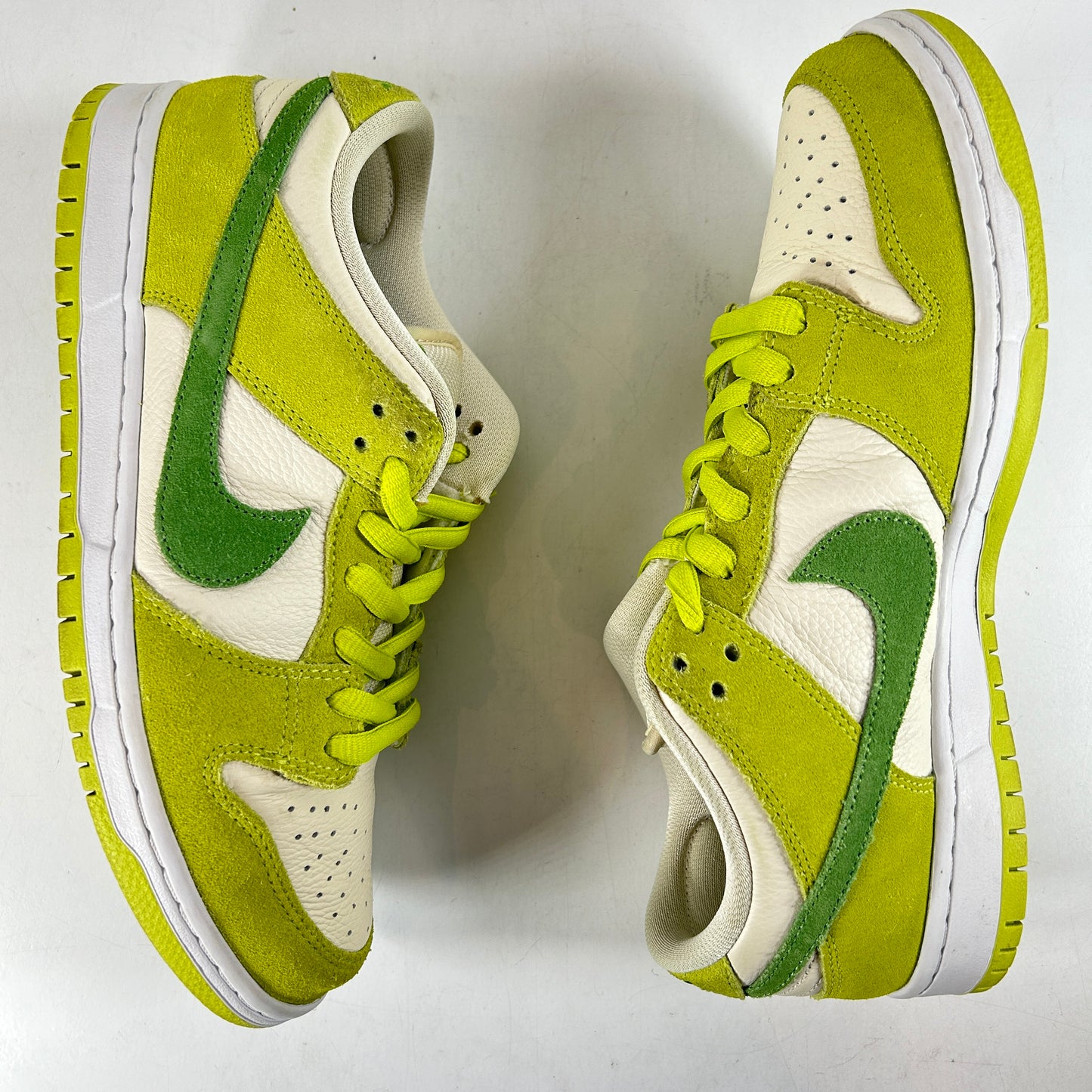 DM0807 300 Nike SB Dunk Low Green Apple [USED] - 8 M (Used)