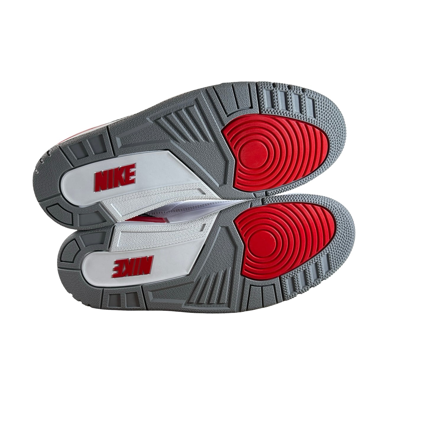DN3707 160 Jordan 3 Retro Fire Red (2022) [USED] - 9.5 M (Used10)