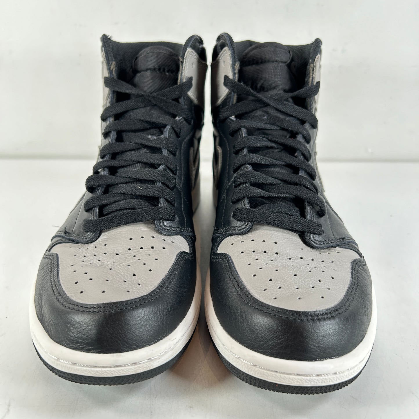 555088 013 Jordan 1 Sombra (2018)