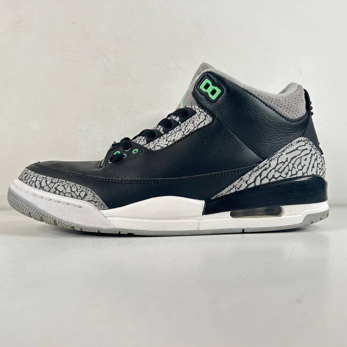 CT8532 031 Jordan 3 Retro Green Glow [USED] - 10.5 M (Used)