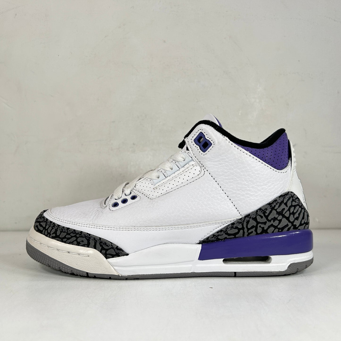 DM0967 105 Jordan 3 Retro Dark Iris (GS) [USED] - 5.5 Y (Used2)