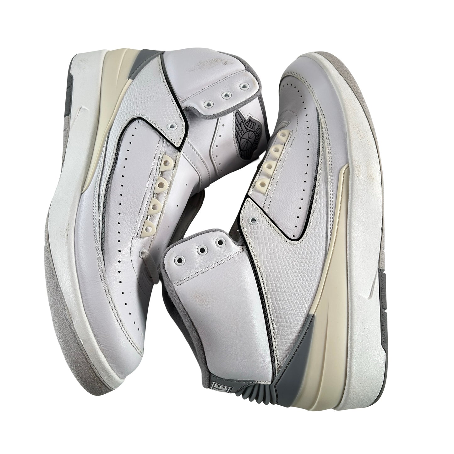 DR8884 100 Jordan 2 Retro Cement Grey [CONDITIONAL] - 13 M (Yellowing) (Replace Box)