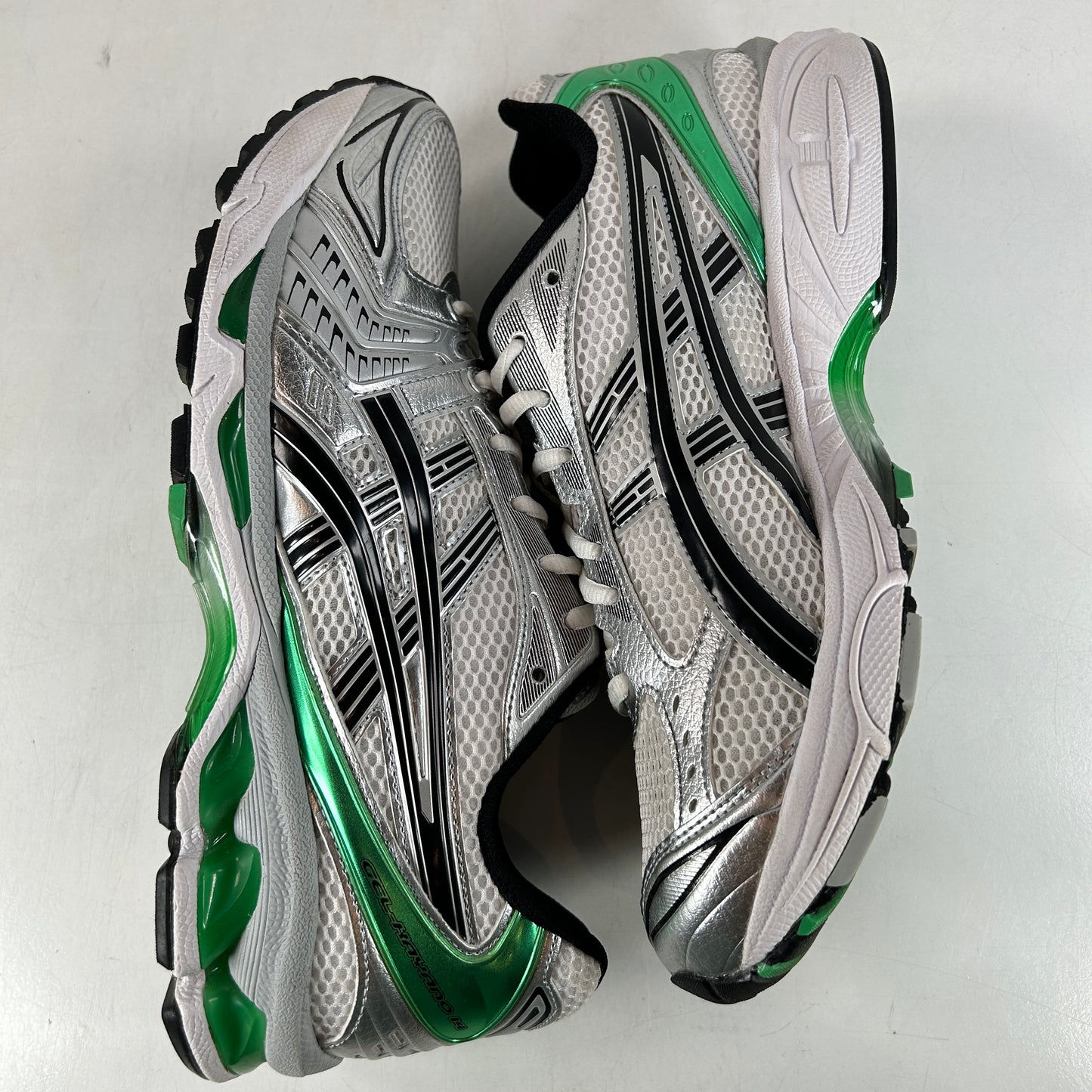 1201A019 110 ASICS Gel-Kayano 14 White Malachite Green [USED] - 10 M (Used2)