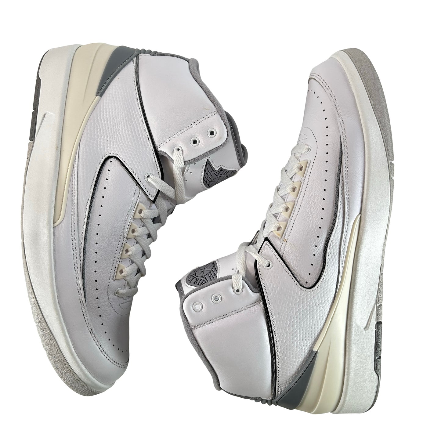 DR8884 100 Jordan 2 Retro Cement Grey [USED] - 13 M (Used)