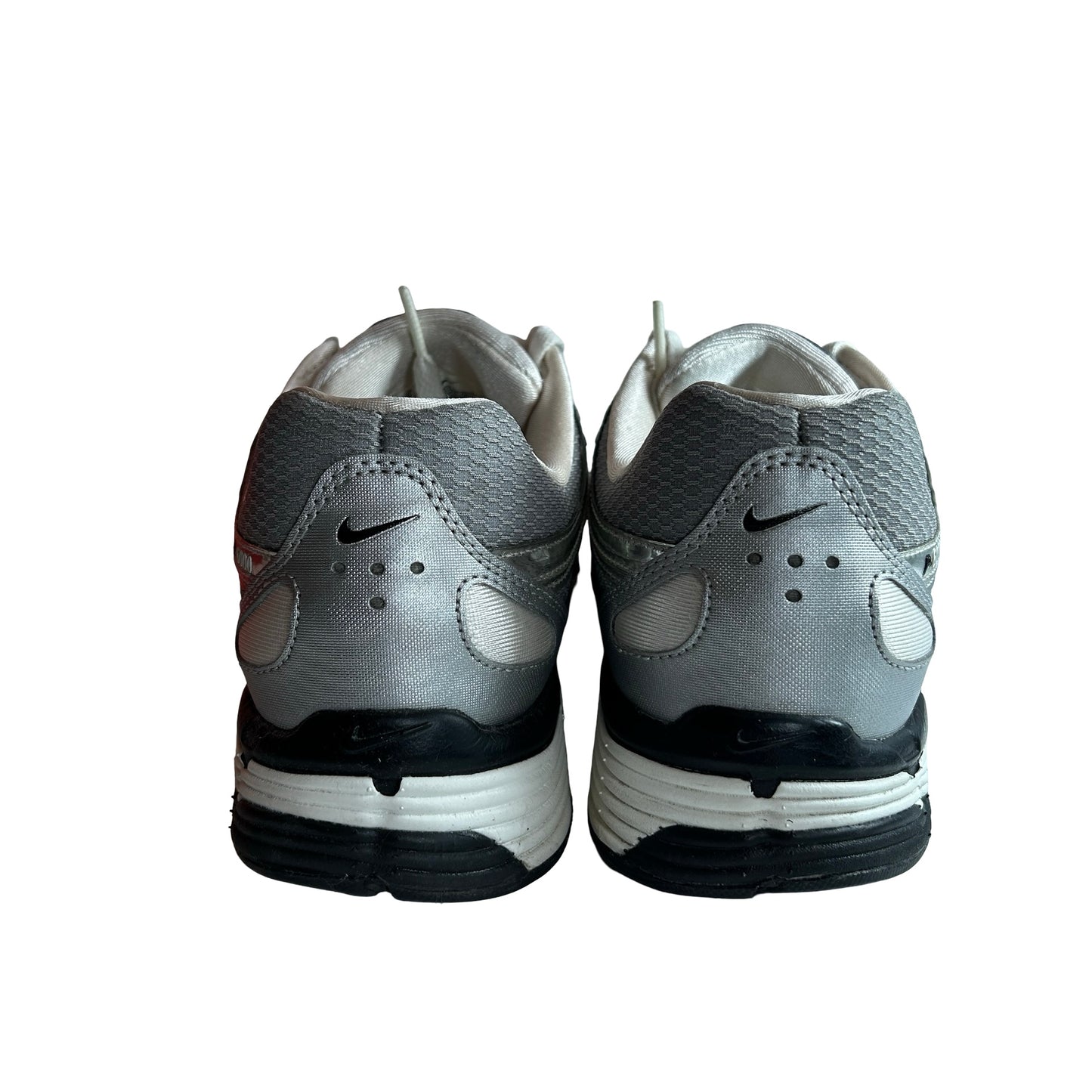 CN0149 001 Nike P-6000 Metallic Silver [USED] - 9 M (Used)