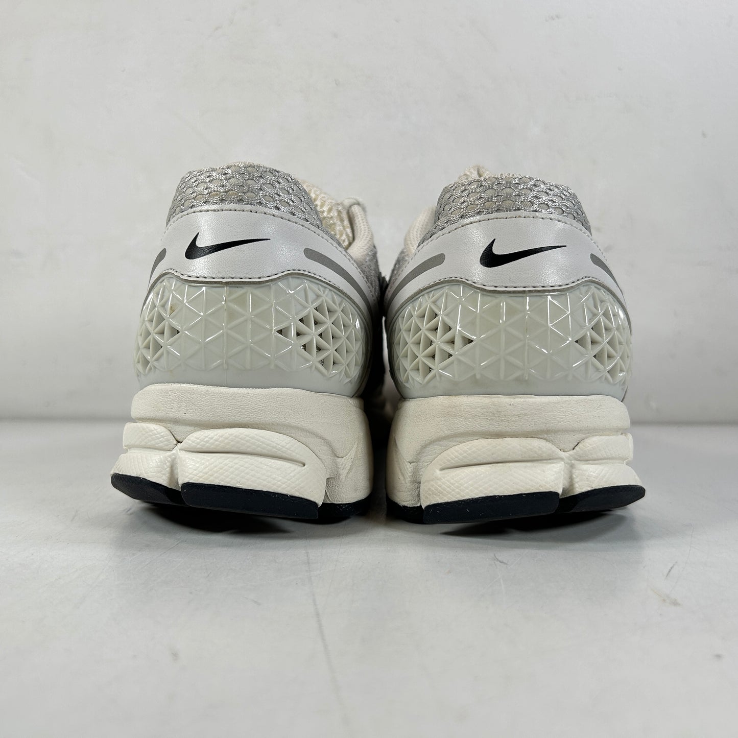 FD0884 025 Nike Zoom Vomero 5 Photon Dust Metallic Silver W [USED] - 13.5 W (Used) (No Box)