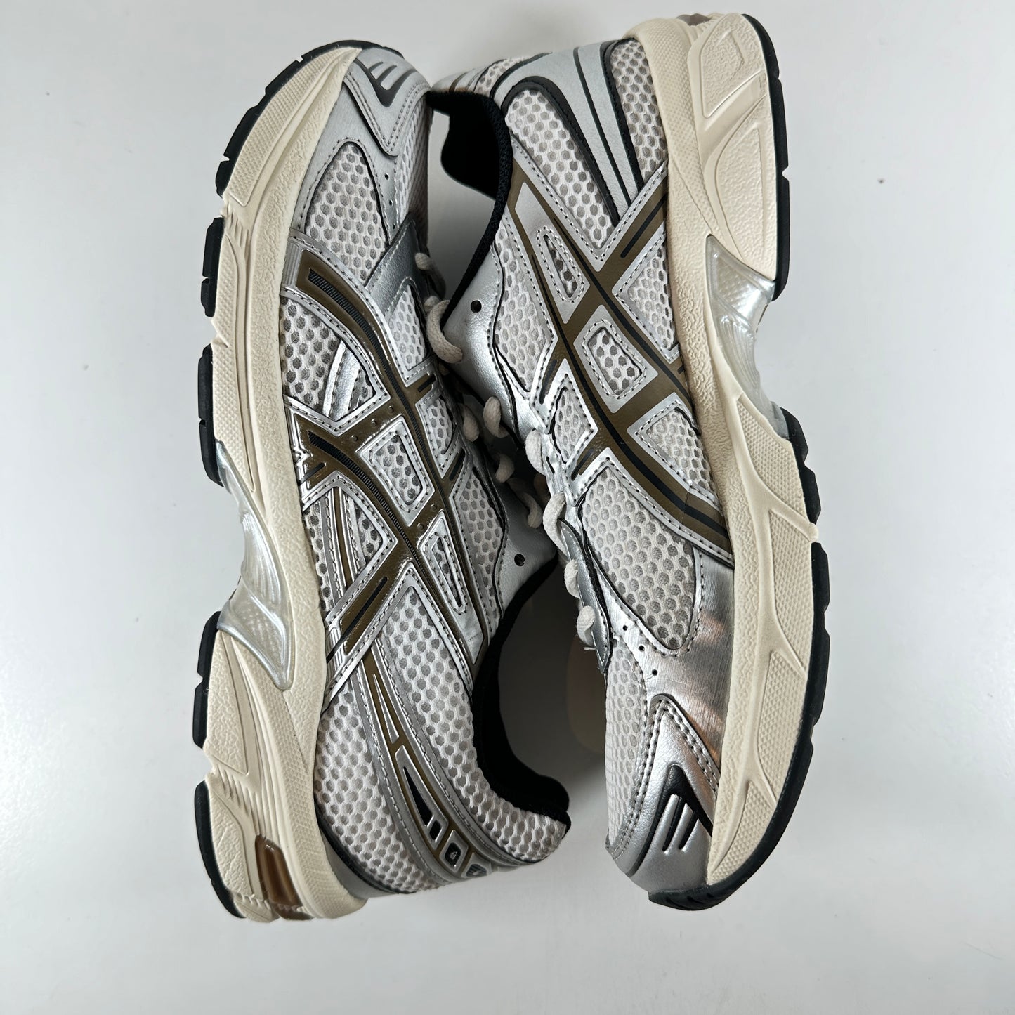 1201A256 113 ASICS Gel-1130 White Clay Canyon [USED] - 8 M (Used)