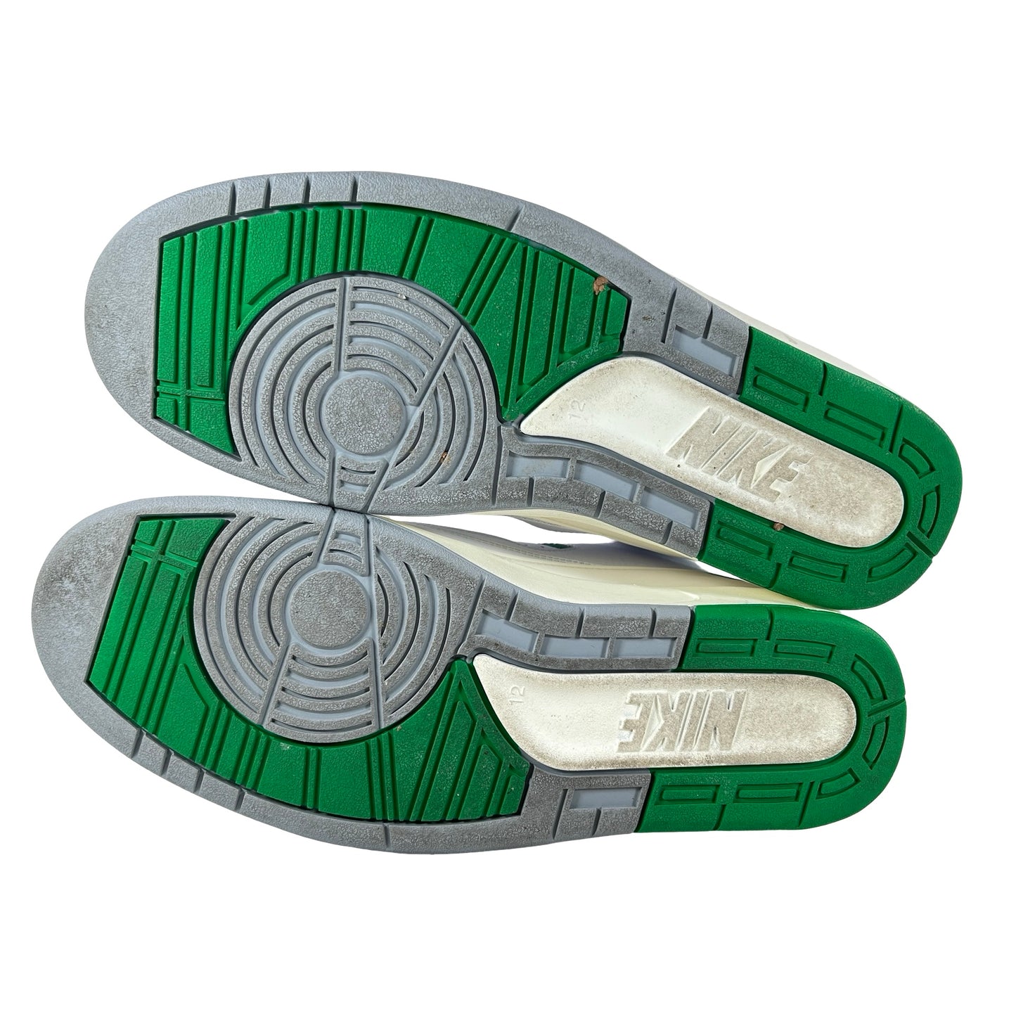 DR8884 103 Jordan 2 Retro Lucky Green - 12 M (Used)