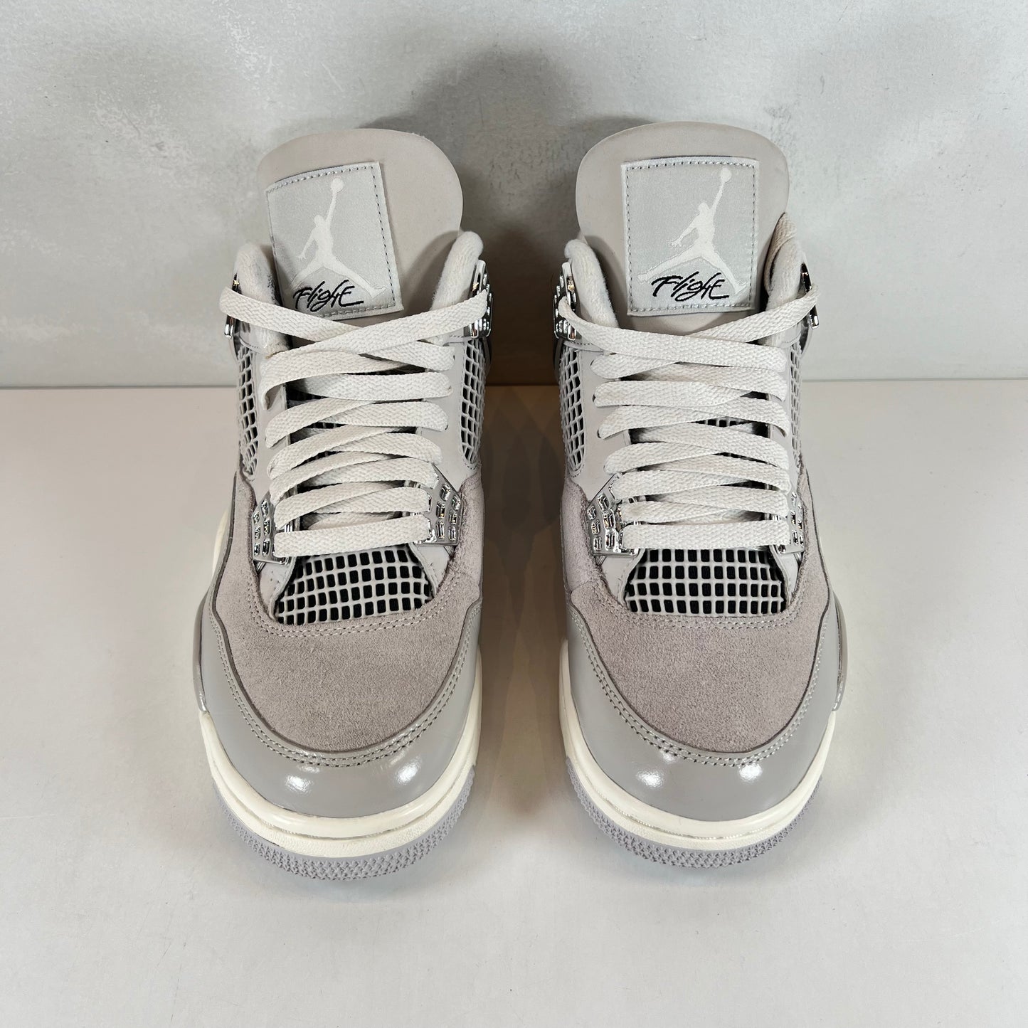 AQ9129 001 Jordan 4 Retro Momentos congelados