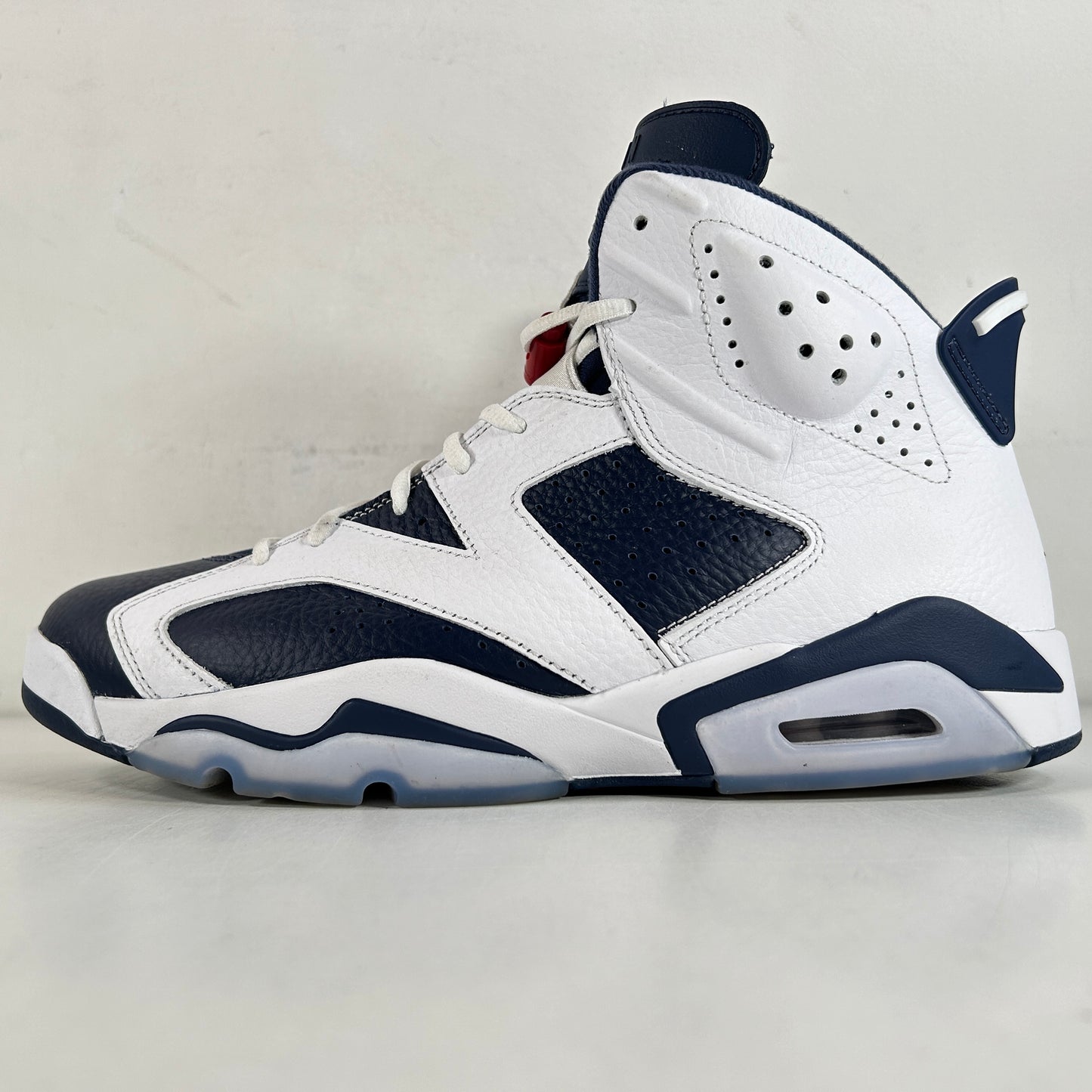 CT8529 164 Jordan 6 Retro Olympic (2024) - 11 M (Used)