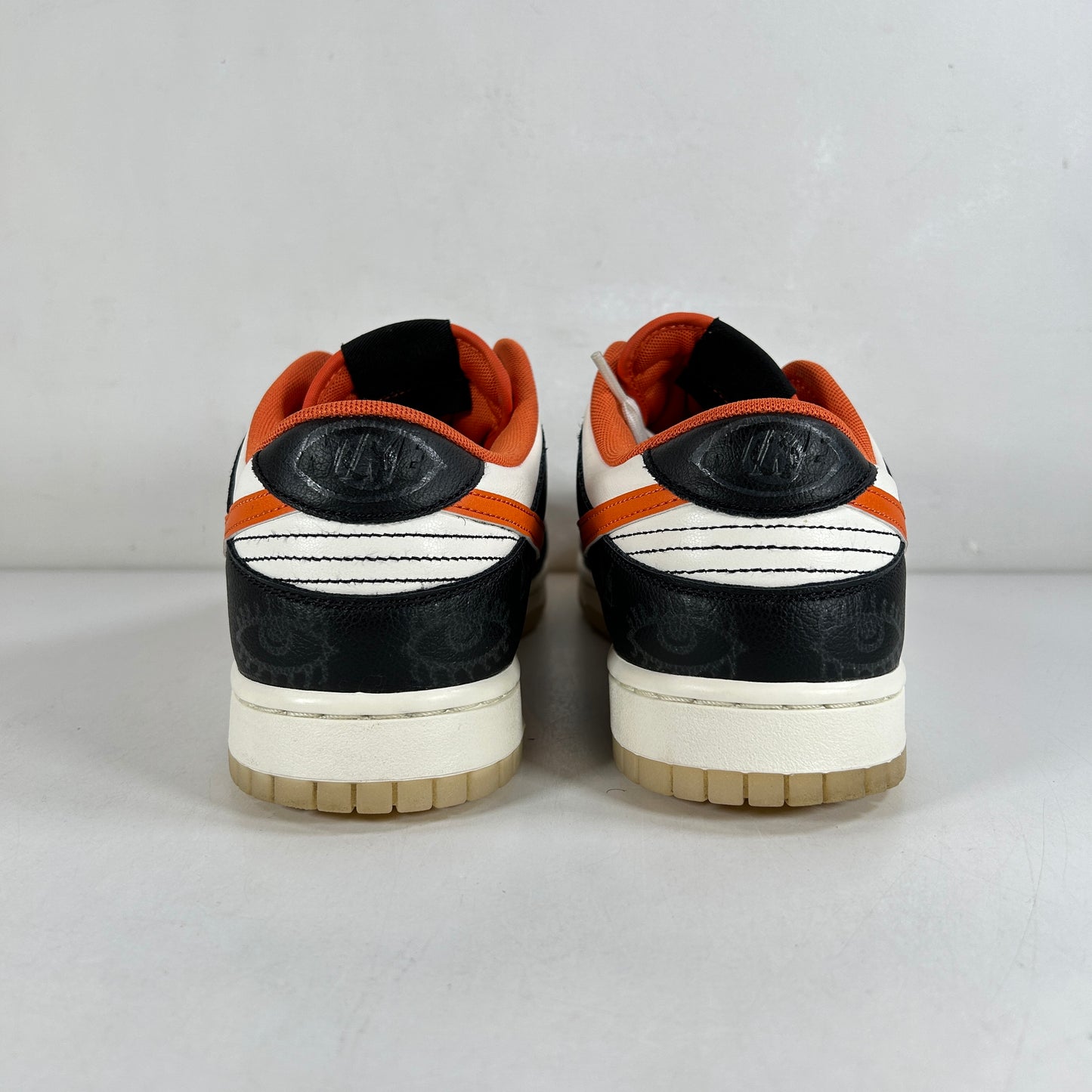 DD3357 100 Nike Dunk Low PRM Halloween (2021) [USED] - 11 M (Used)