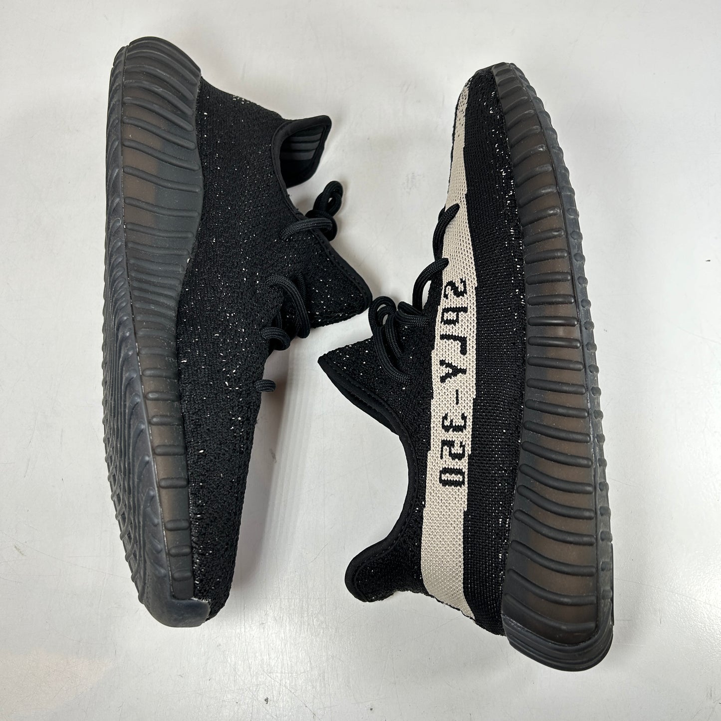 BY1604 adidas Yeezy Boost 350 V2 Core Black White [USED] - 11 M (Used2)