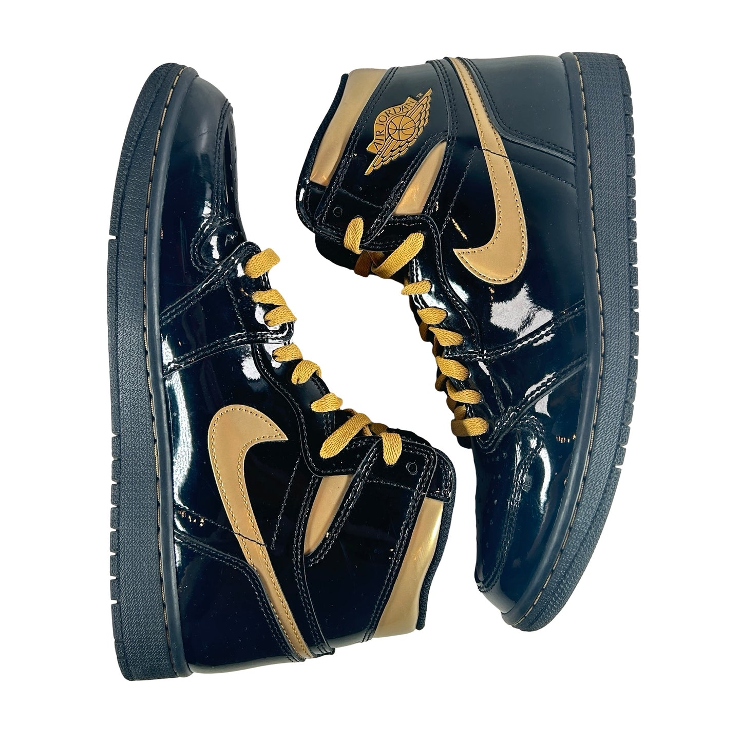 555088 032 Jordan 1 Black/Gold [USED] - 9 M (Used)