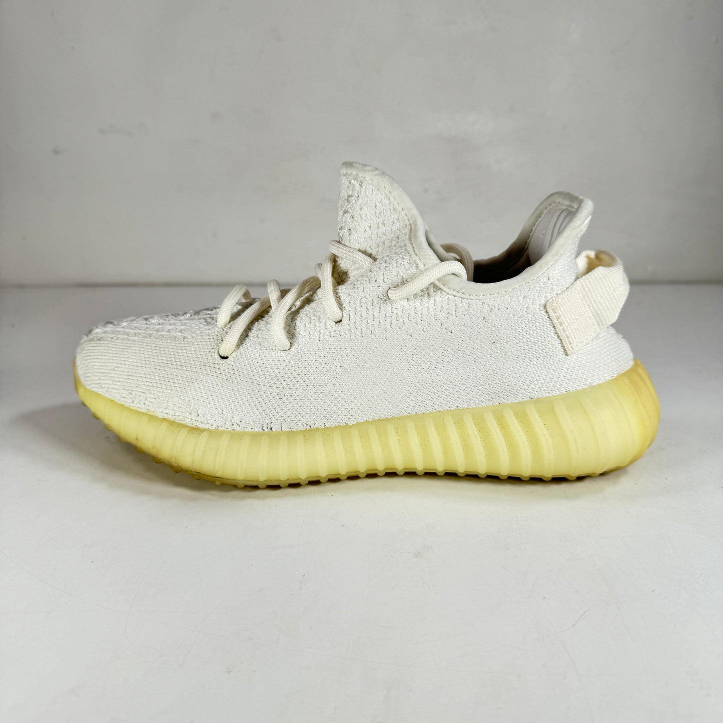CP9366 Yeezy 350 V2 Crema Blanco