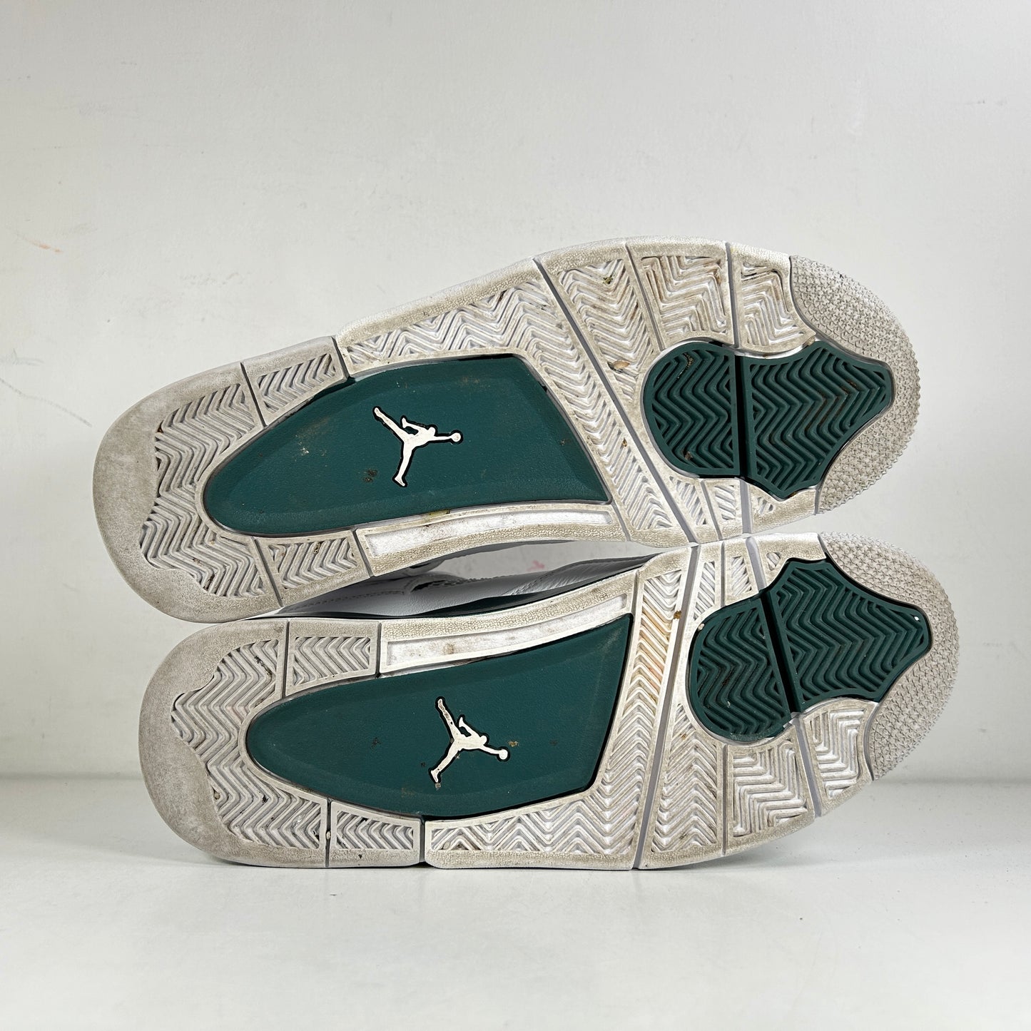 FQ8138 103 Jordan 4 Retro Oxidized Green [USED] - 9.5 M (Used)