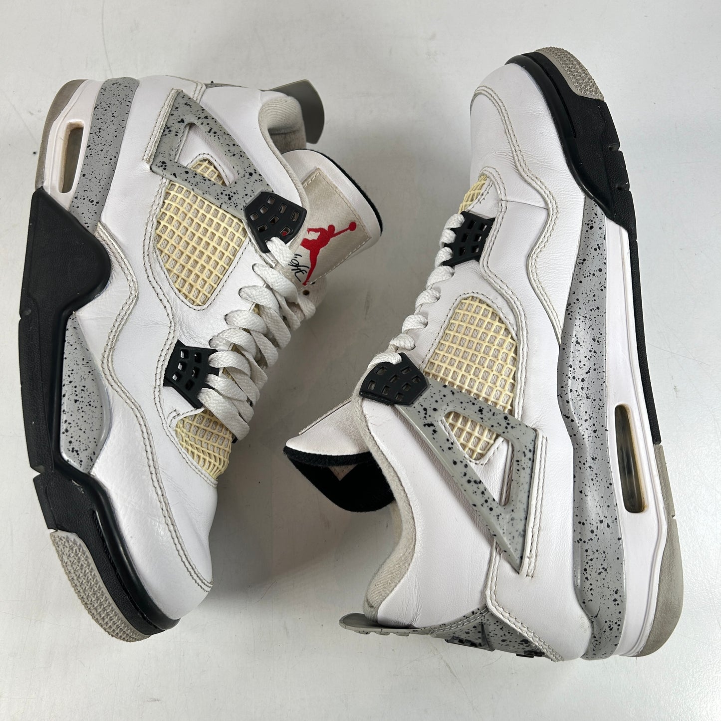 840606 192 Jordan 4 White Cement [USED] - 9 M (Used) (No Box)