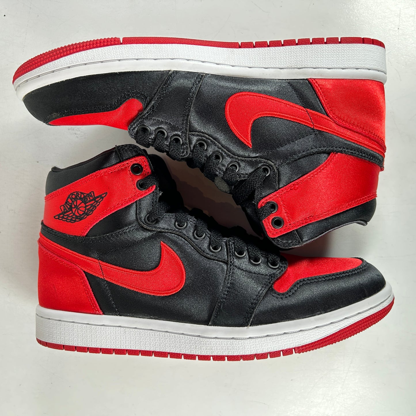 FD4810 061 Jordan 1 Retro High OG Satin Bred [USED] - 6.5 W (Used)