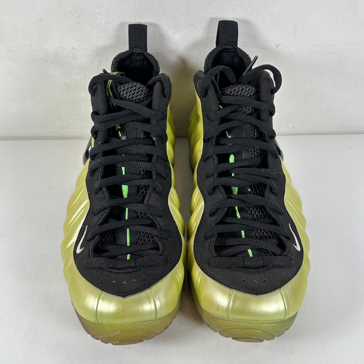 624041 300 Nike Air Foamposite Pro Electric Green [USED] - 9.5 M (Used) (No Box)