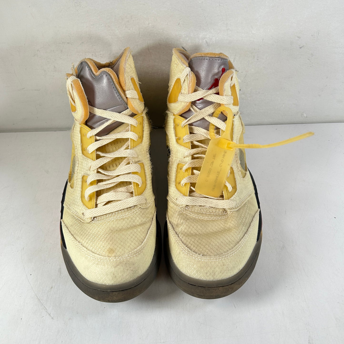 DH8565 100 Jordan 5 Off-White Sail [USED] - 8.5 M (Used)