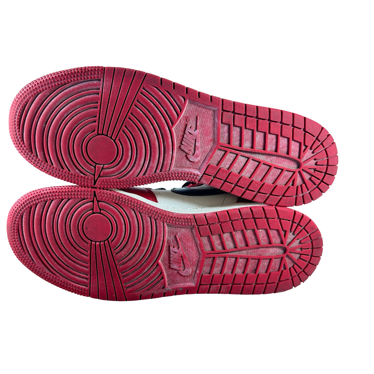 FD1437 612 Jordan 1 Retro High OG Chicago Lost and Found (GS) [USED] - 7 Y (Used12)