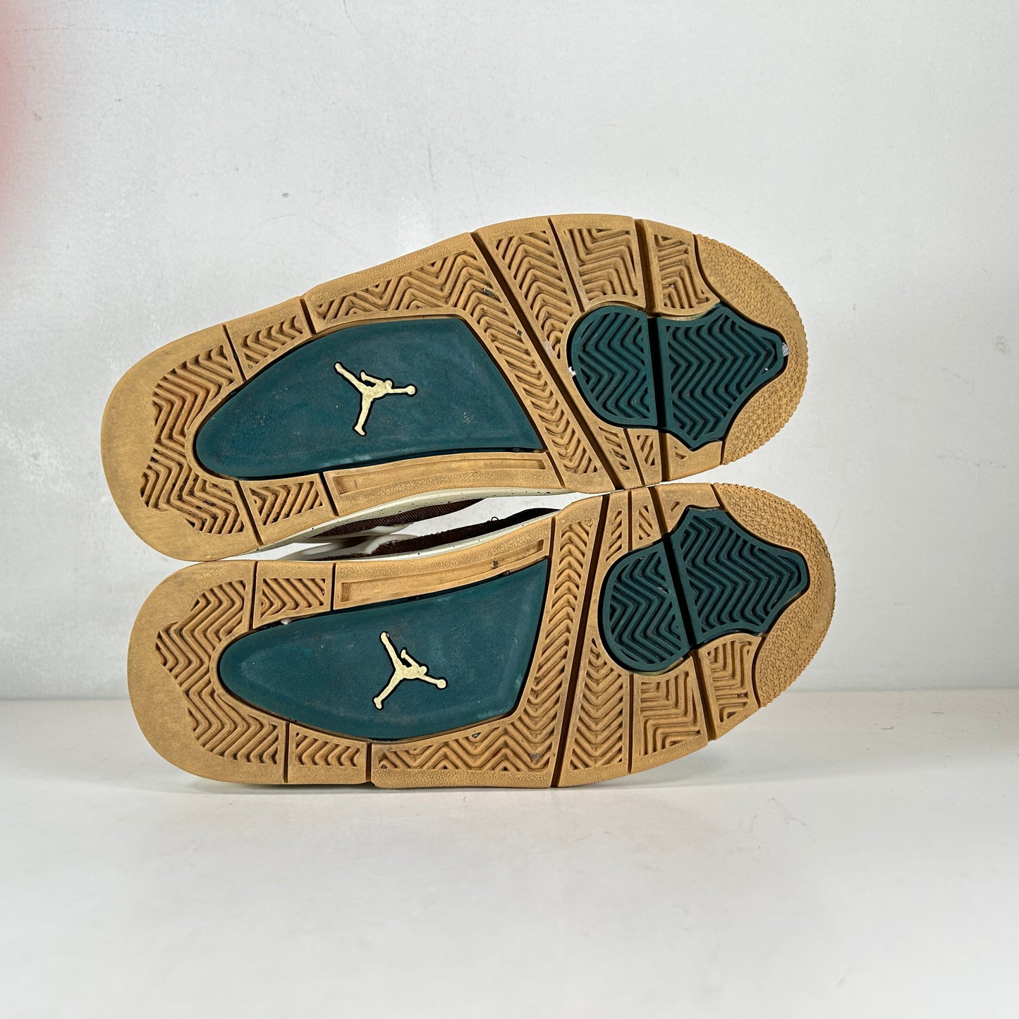 FB2214 200 Jordan 4 Retro Cacao Wow (GS) [USED] - 4 Y (Used)