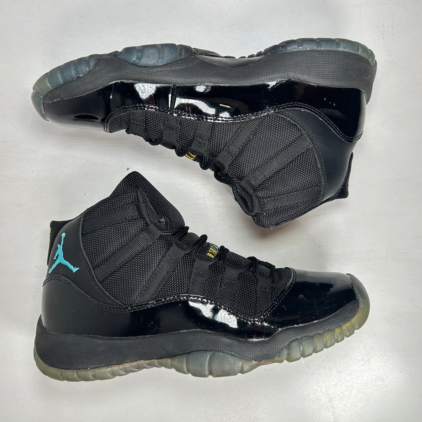 378038 006 Jordan 11 Retro Gamma Blue (GS)- 5 Y [USED]