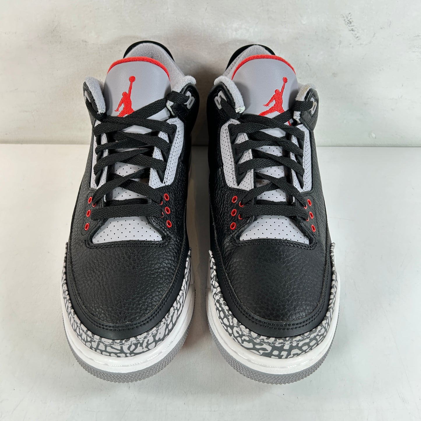 854262 001 Jordan 3 Retro Black Cement (2018) [USED] - 10.5 M (Used2)