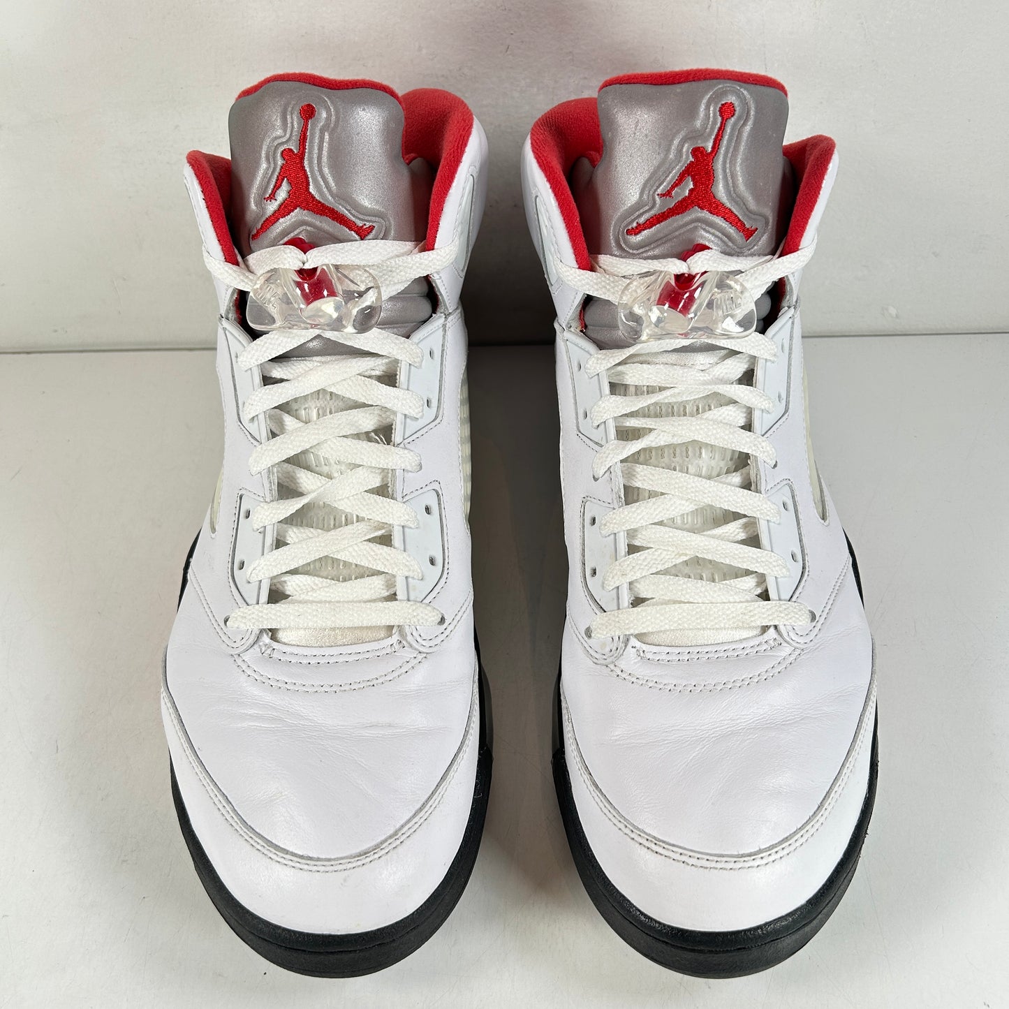 DA1911 102 Jordan 5 Fire Red [USED] - 13 M (Used)