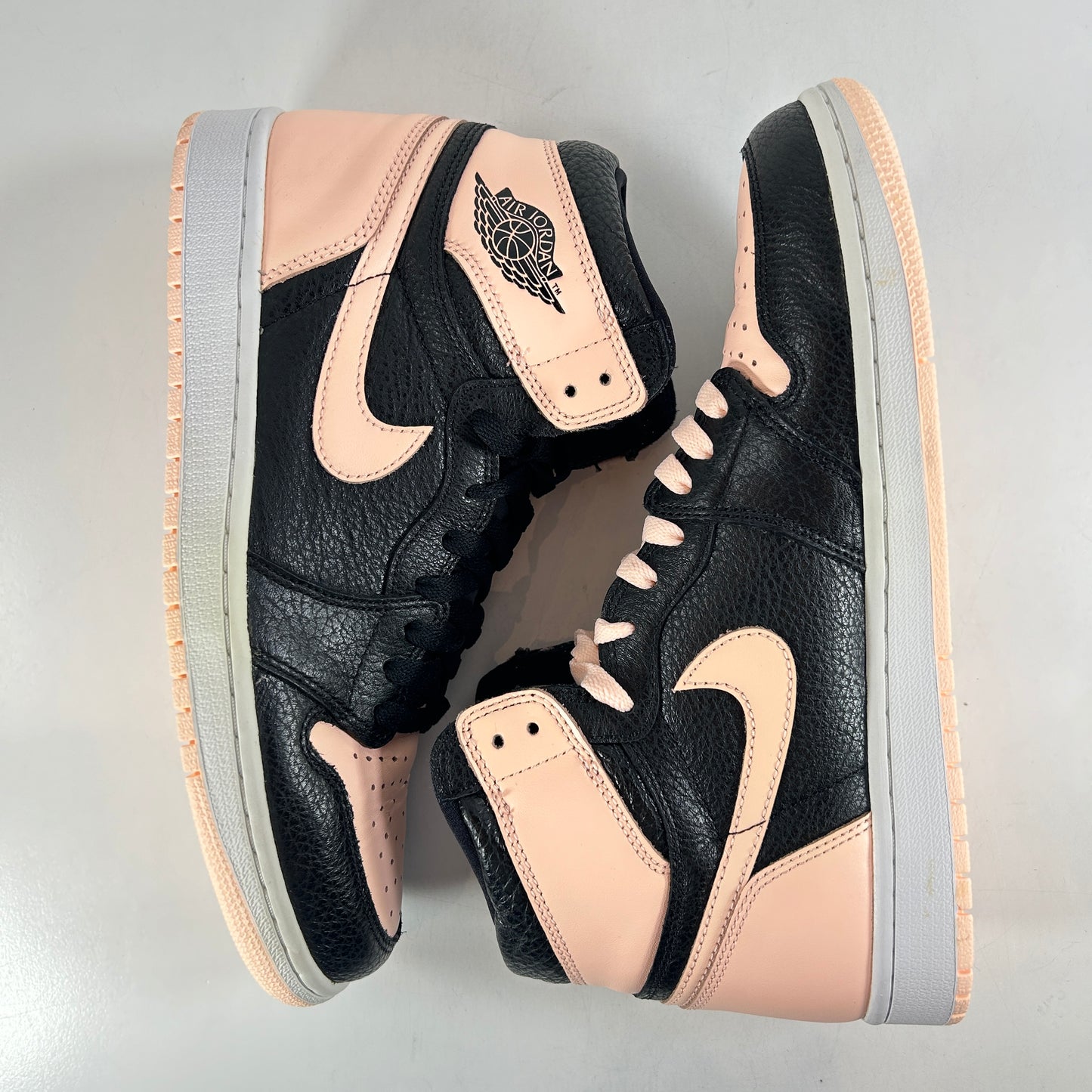 555088 081 Jordan 1 Retro High Black Crimson Tint [USED] - 10 M (Used)