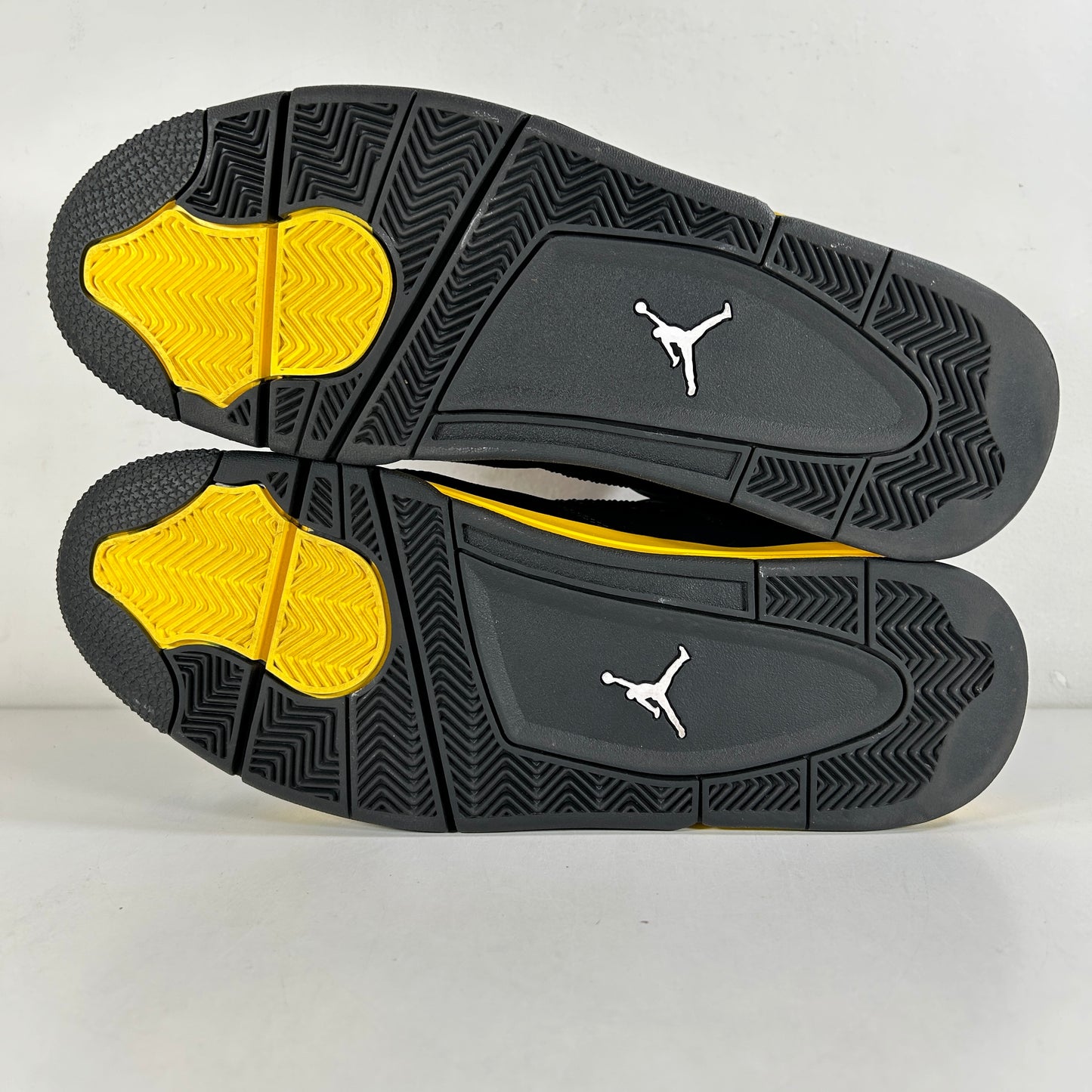 DH6927 017 Jordan 4 Retro Thunder [USED] - 13 M (Used) (Replace Box)