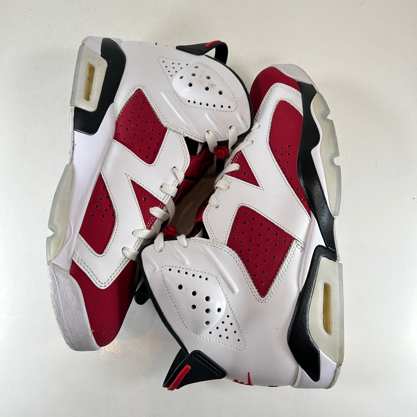 CT8529 106 Jordan 6 Retro Carmín