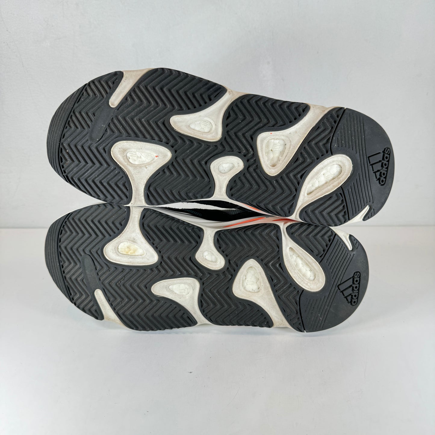 B75571 Yeezy 700 Wave Runner [USED] - 10.5 M (Used)