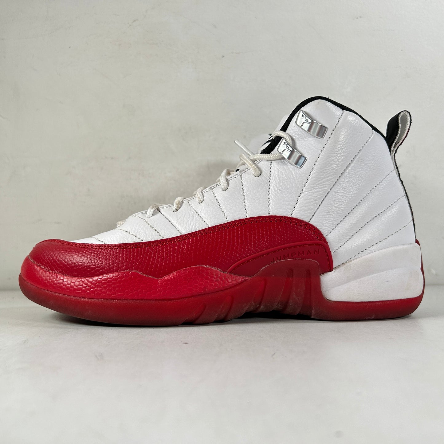 153265 116 Jordan 12 Retro Cherry (2023) (GS) [USED] - 6 Y (Used2) (No Box)