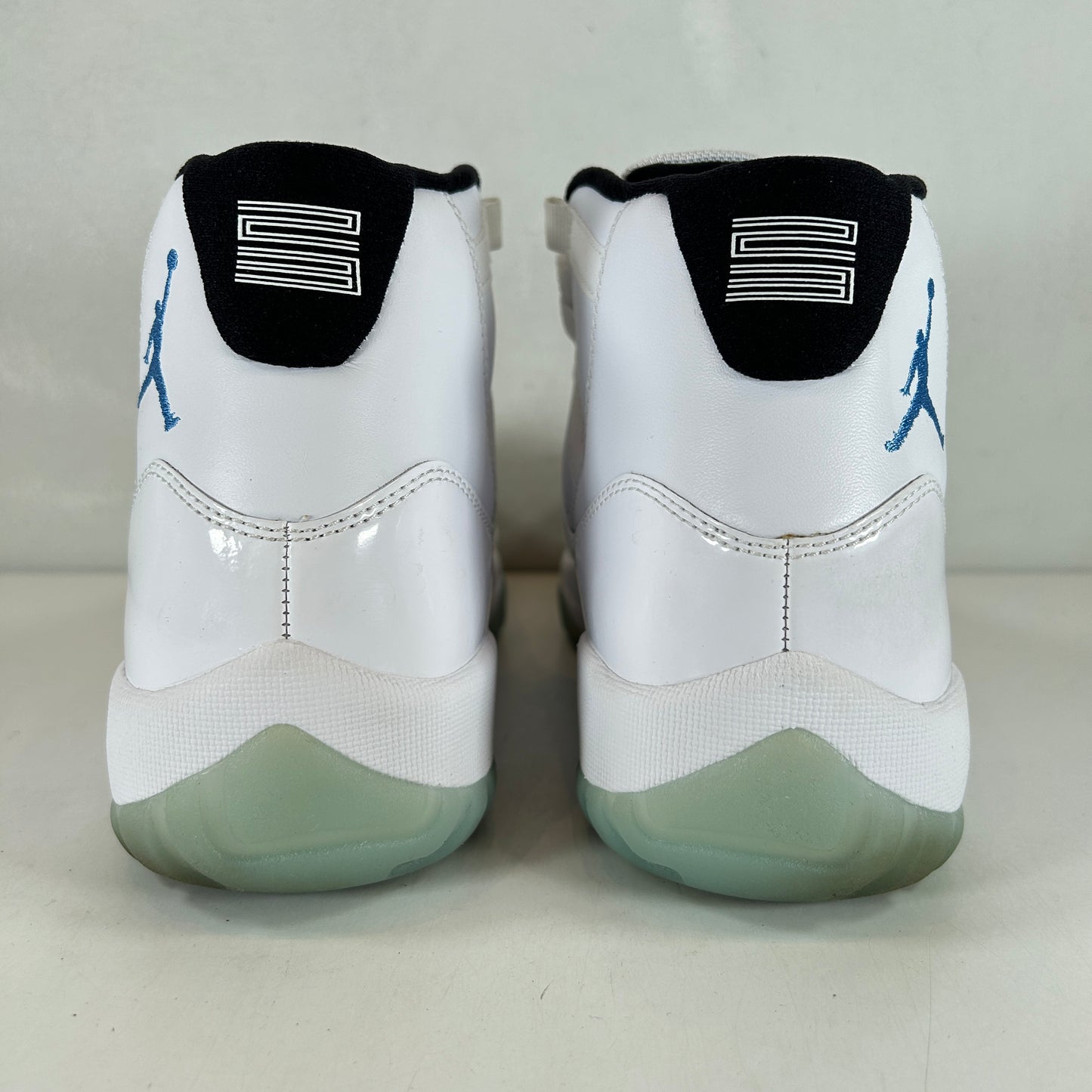 378037 117 Jordan 11 Retro Legend Blue (2014) [USED] - 9.5 M (Used)