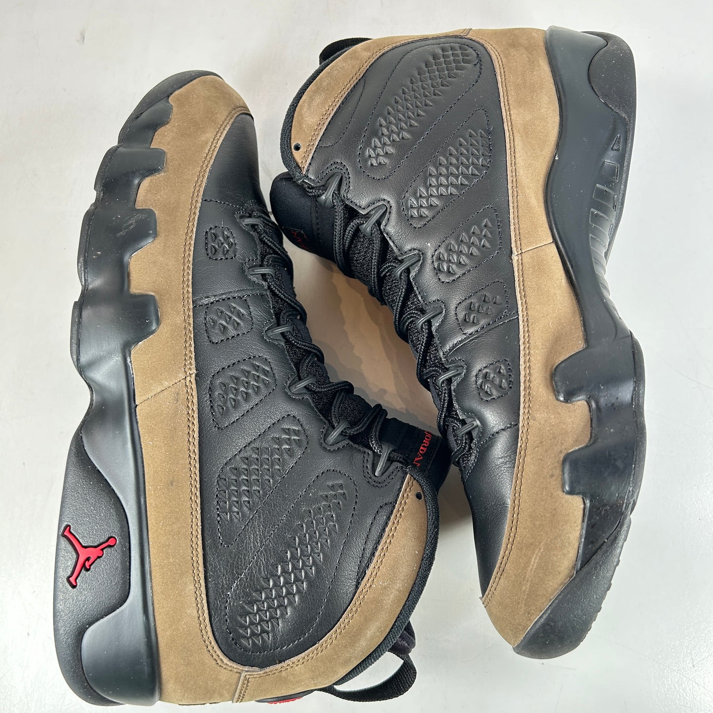 HV4794 030 Air Jordan 9 Retro Olive (2024) [USED] - 11 M (Used)