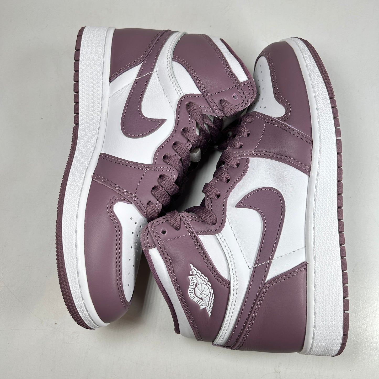 FD14237 105 Jordan 1 Retro High OG Mauve (GS) [CONDITIONAL] - 5 Y (Right Heel Creased) (No Box)