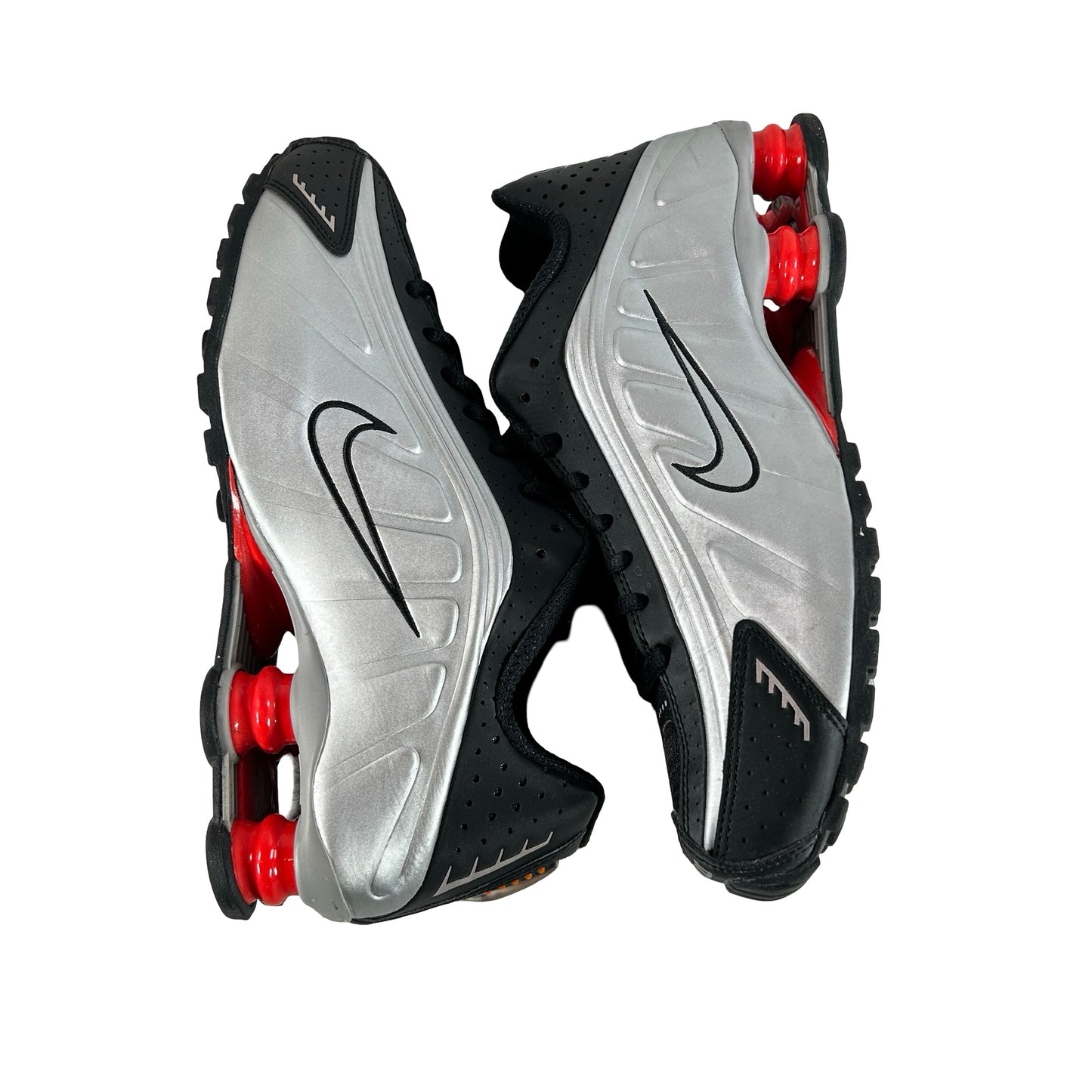 BV1111 008 Nike Shox R4 Black Metallic Silver (2018/2024) [USED] - 7.5 M (Used)